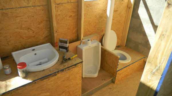 toilet06.jpg